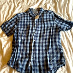 Men’s short sleeve button down